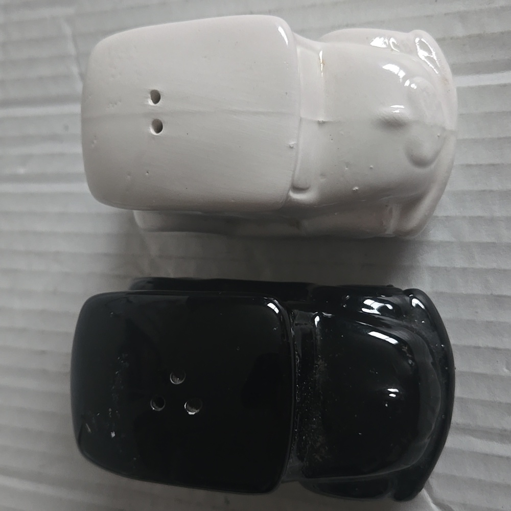 Salt & Pepper Shakers Vintage Collectible Classic Town Cars Black & White 3.5" L